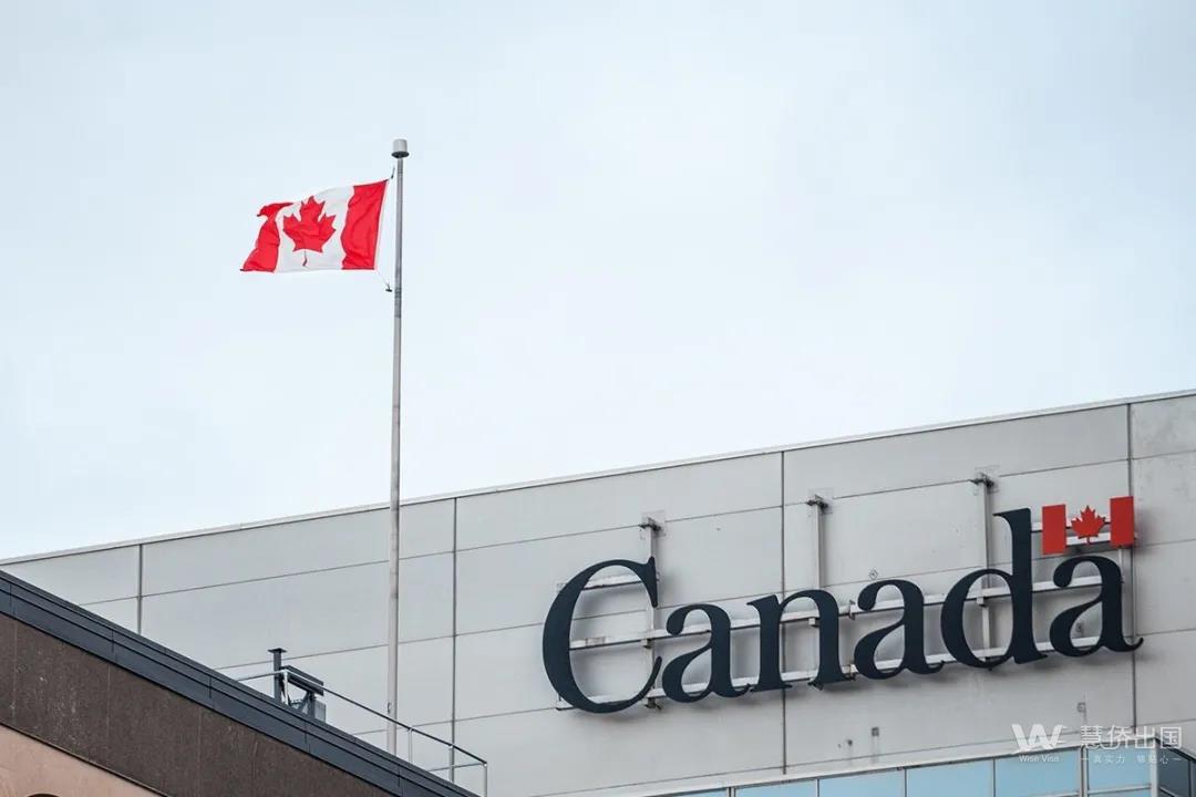 加拿大移民部：新移民抵加可网上申请枫叶卡，无须再进行面试1.jpg